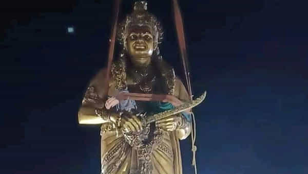 NTR Statue: ఎన్టీఆర్ విగ్రహం రూపంలో మార్పులు.. తారక్ చేతులమీదుగా ఆవిష్కరించేందుకు ఏర్పాట్లు..