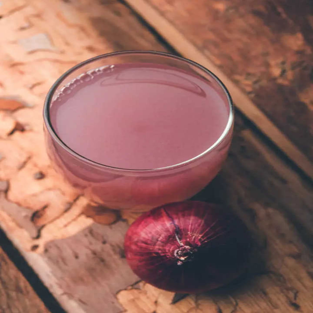 ఉల్లిపాయ‌ర ర‌సం కిడ్నీలో రాళ్లను కరిగిస్తుంది. ఉదయం ఖాళీ కడుపుతో ఉల్లిపాయ రసం తాగితే కిడ్నీలో రాళ్లు, నొప్పుల నుంచి ఉపశమనం కలిగిస్తుంది.