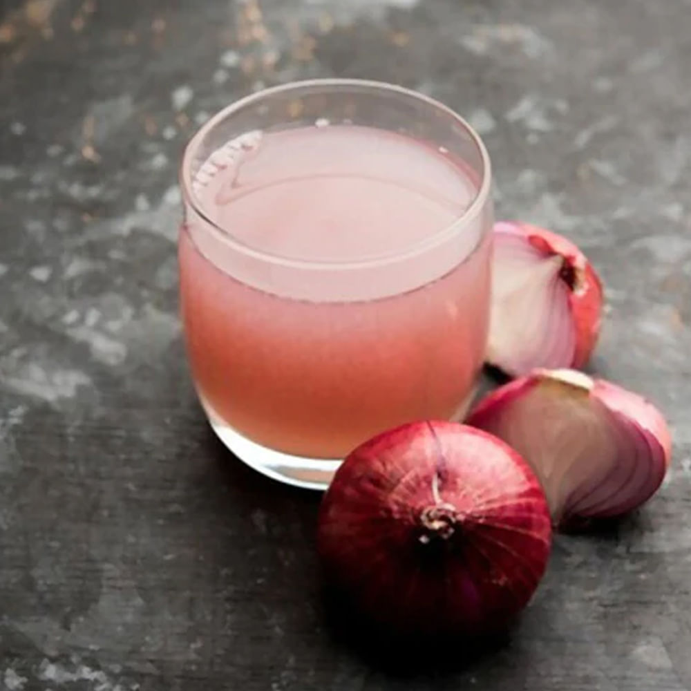 ఉల్లిపాయ ర‌సం తీసుకోవడం వల్ల ర‌క్తంలో చ‌క్కెర స్థాయిల‌ను అదుపులో ఉంటాయి. ఉల్లిపాయలో యాంటీ అలర్జీ, యాంటీ ఆక్సిడెంట్, కార్సినోజెనిక్ లక్షణాలు ఉంటాయి.