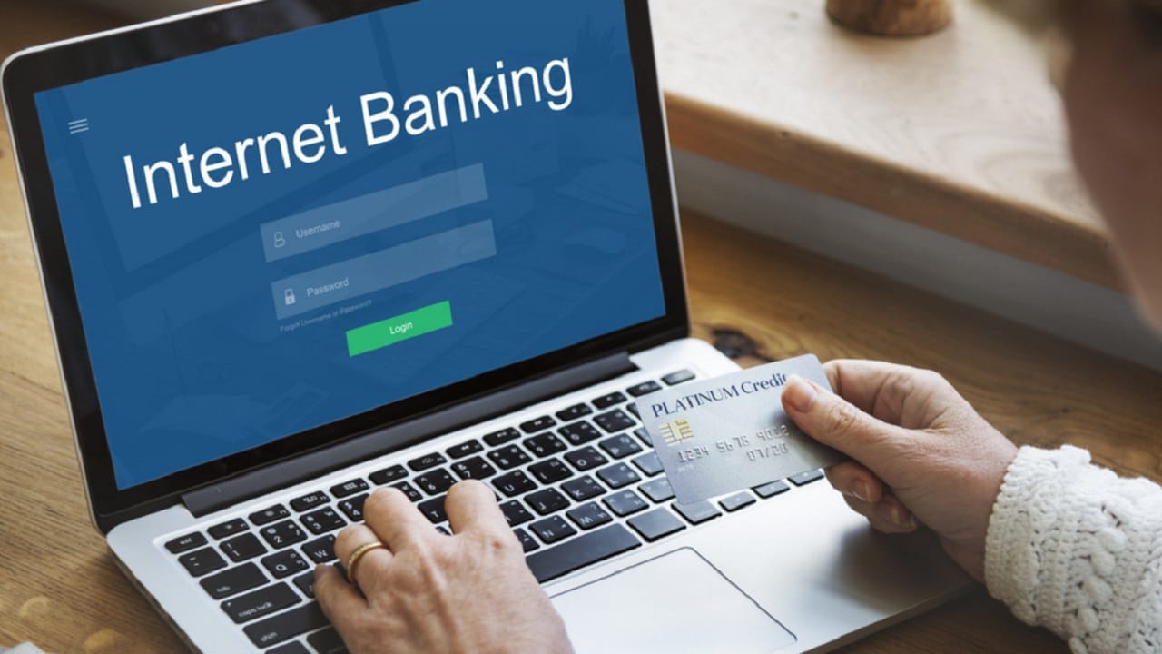 Online Banking: బీ అలర్ట్‌.. ఆన్‌లైన్‌లో డబ్బులు పంపేటప్పుడు ఈ తప్పులు చేశారో.. హాం ఫట్‌..
