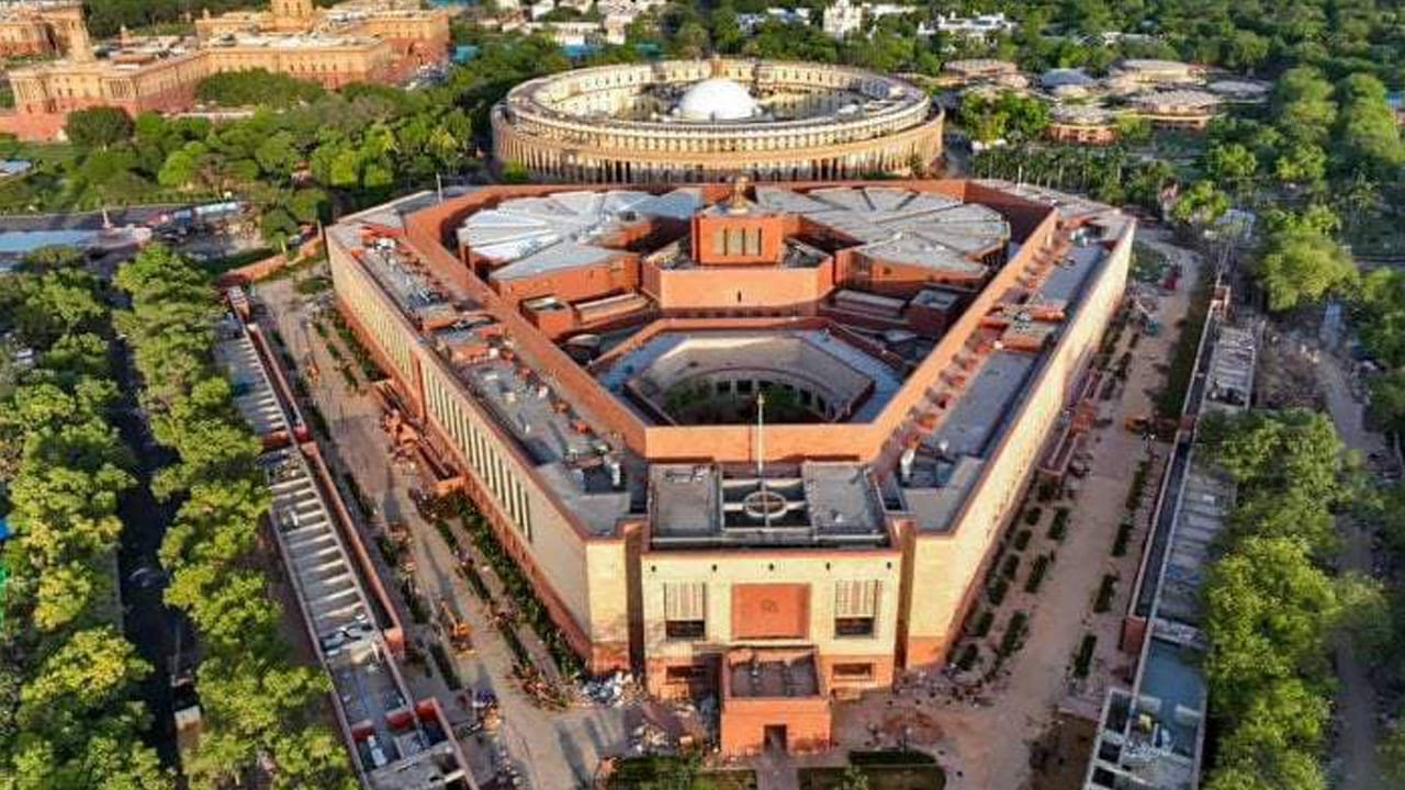 అయితే  ఈ వర్షాకాలపు సమావేశాల్లోనే ఉమ్మడి పౌర స్మృతి బిల్లు, దేశ రాజధాని  ఢిల్లీ ప్రభుత్వ సవరణ ఆర్డినెన్స్‌కు చట్ట రూపం ఇచ్చేందుకు మరో బిల్లును ప్రవేశపెట్టవచ్చు, నేషనల్ రీసెర్చ్ ఫౌండేషన్ బిల్లు వంటి పలు కీలక  బిల్లులను తీసుకొచ్చే యోచనలో కేంద్ర ప్రభుత్వముంది.