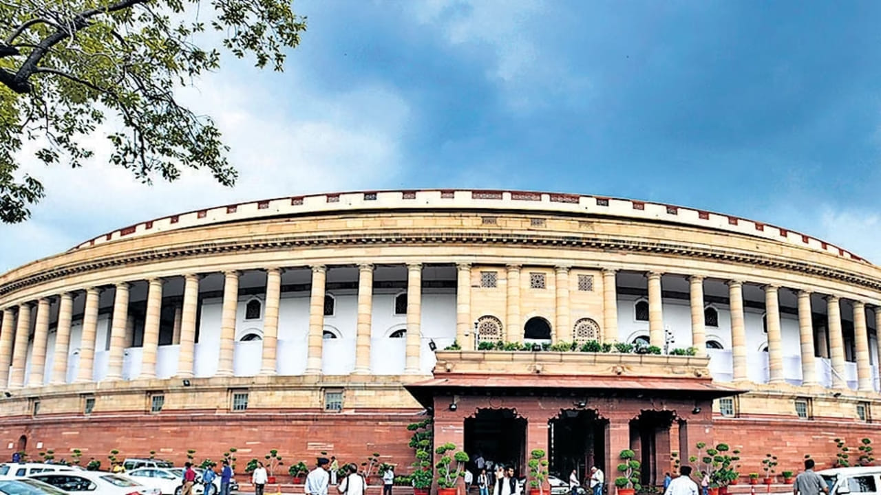 Parliament Monsoon Session: పార్లమెంట్‌ వర్షాకాల సమావేశాలు.. 31 బిల్లులను ప్రవేశపెట్టనున్న కేంద్ర ప్రభుత్వం..