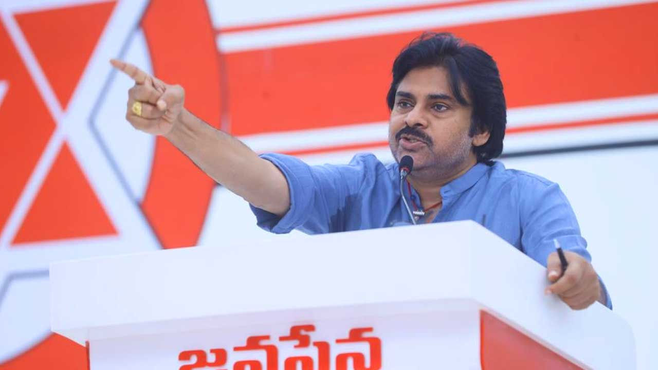 కాగా పవన్‌ ఇన్‌స్టాగ్రామ్‌ ఖాతాలో ఇప్పటివరకు ఒక్క పోస్ట్‌ కూడా చేయలేదు. అయినా గంటల్లోనే మిలియన్ల మంది ఆయనకు ఫాలోవర్లుగా మారిపోయారు.