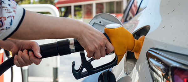 Petrol Myths: ఉదయం పెట్రోల్ కొట్టిస్తే మైలేజ్ పెరుగుతుందా? నిపుణులు ఏం చెబుతున్నారో? తెలిస్తే షాకవుతారు