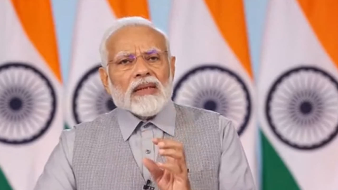 PM Modi: యూపీఏ ‘స్కామ్‌’లతో బ్యాంకింగ్ రంగాన్ని నాశనం చేసింది.. రోజ్‌గార్ మేళాలో ప్రధాని మోడీ ఫైర్..