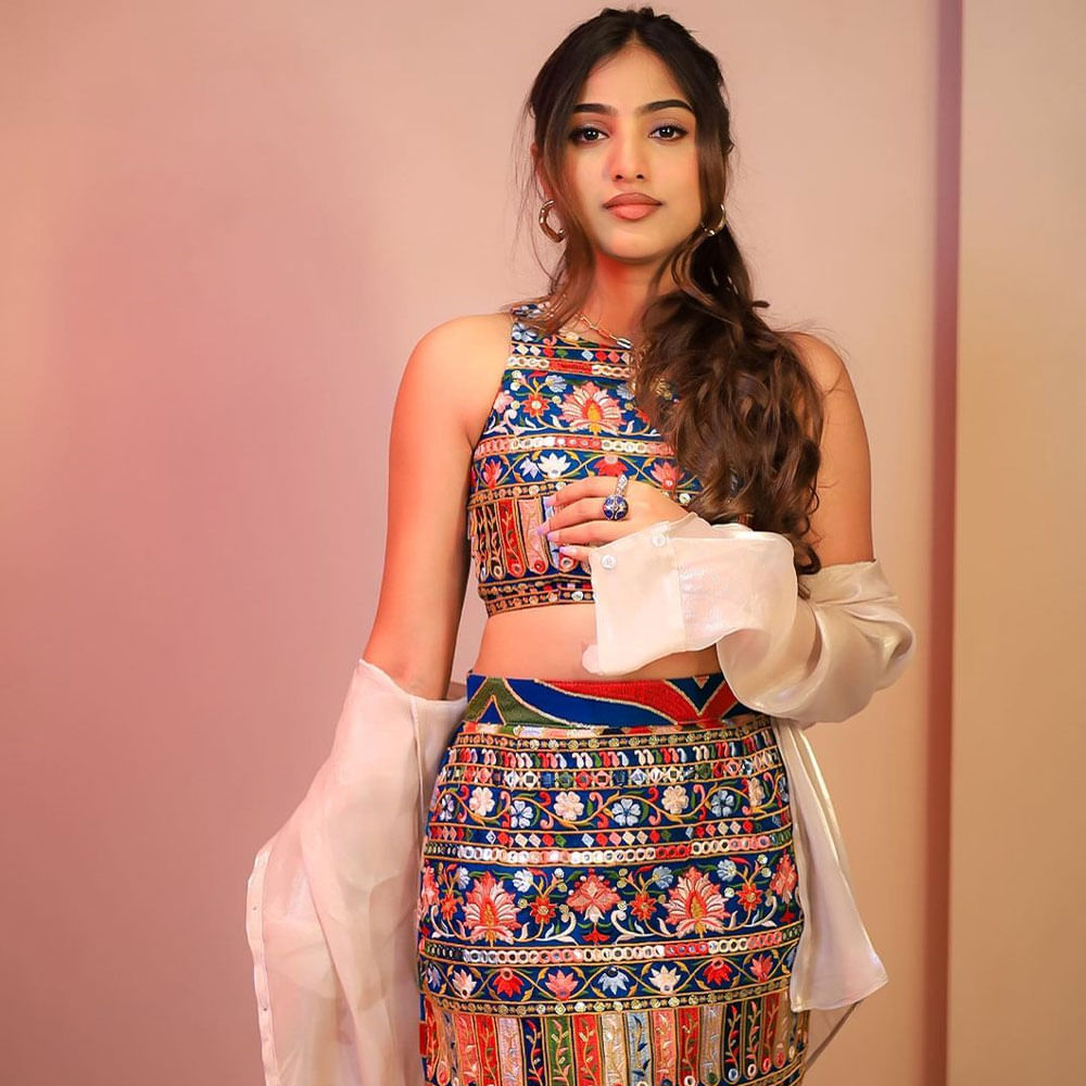 ఉయ్యాలా జంపాలా సినిమాలో బాలనటిగా తెలుగు తెరకు పరిచయమైంది ఈ హైదరాబాదీ అమ్మాయి ప్రణవి. ఈ సినిమాలో ప్రణవి తెగ ఫేమస్ అయ్యింది. 