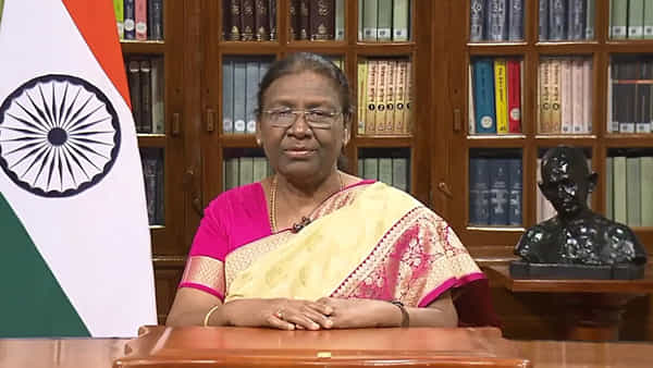 President Droupadi Murmu: హైదరాబాద్కు రానున్న రాష్ట్రపతి ద్రౌపదీ ముర్ము.. నగరంలో ట్రాఫిక్ ఆంక్షలు..