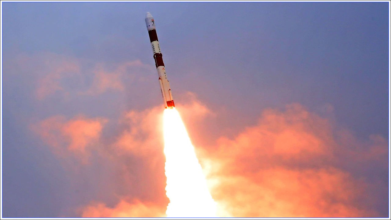 PSLV-C56: పీఎస్‌ఎల్‌వీ సి-56 రాకెట్ విజయవంతం.. కక్ష్యలోకి 7 ఉపగ్రహాలను ప్రవేశపెట్టిన ఇస్రో