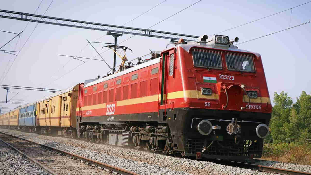 Train Ticket Rules: రైలు ప్రారంభమైన 10 నిమిషాల వరకు మీరు మీ సీటుకు చేరుకోకపోతే.. మీ టికెట్ రద్దు చేయబడుతుందా..