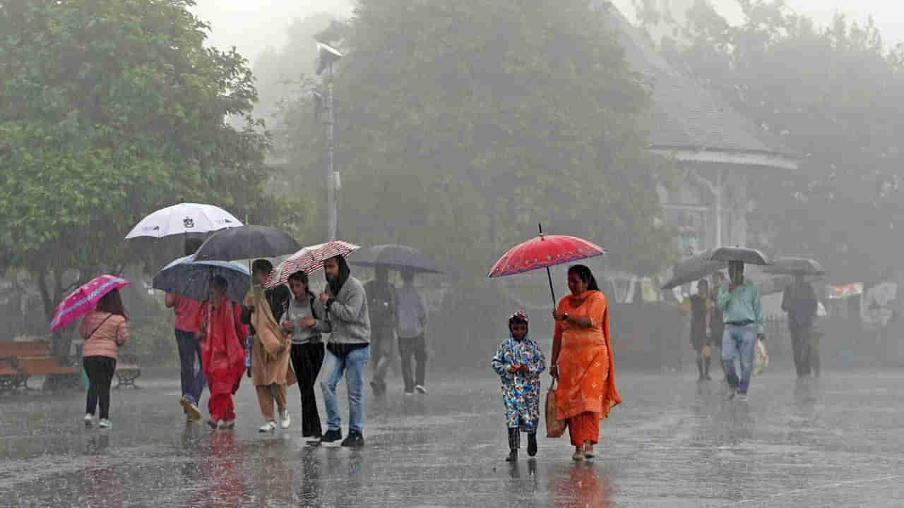 Rain Alert: తెలుగు రాష్ట్రాల ప్రజలకు అలర్ట్ చేసిన వాతావరణ శాఖ..ఈ ప్రదేశాల్లో పిడుగులు పడే అవకాశం.