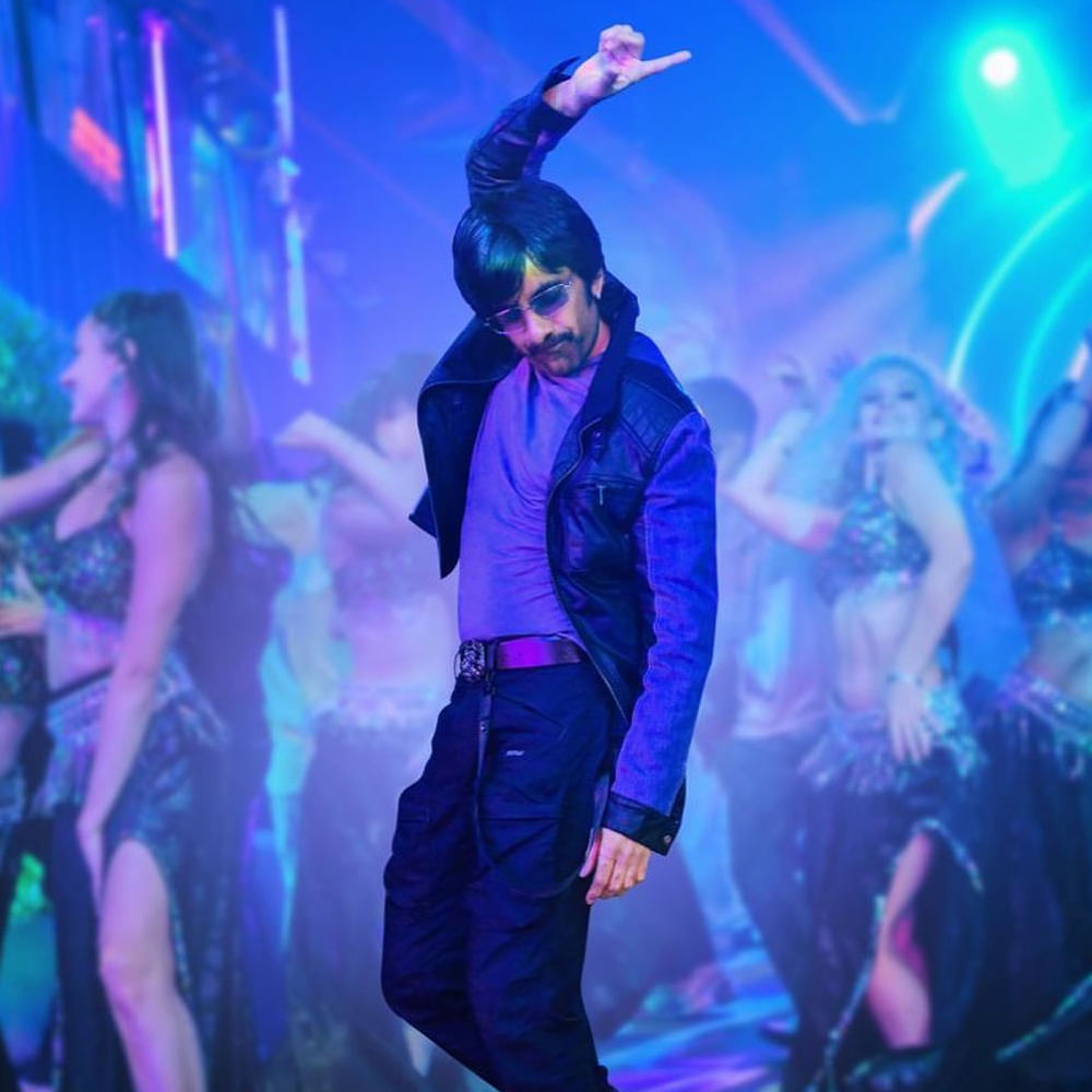 Raviteja: సీతారామమ్ సినిమాతో సెన్సేషన్ క్రియేట్ చేసిన మృణాల్‌ థాకూర్‌, మరో టాలీవుడ్ మూవీకి గ్రీన్ సిగ్నల్ ఇచ్చారు. ప్రజెంట్ నానికి జోడిగా హాయ్ నాన్న తో పాటు విజయ్ దేవరకొండ హీరోగా తెరకెక్కుతున్న సినిమాలో నటిస్తున్నారు మృణాల్‌. నెక్ట్స్‌ మాస్ మహరాజ్‌ రవితేజ మూవీకి గ్రీన్ సిగ్నల్ ఇచ్చారు. గోపిచంద్ మలినేని దర్శకత్వంలో తెరకెక్కుతున్న సినిమాలో మృణాల్‌ హీరోయిన్‌గా నటిస్తున్నారు.