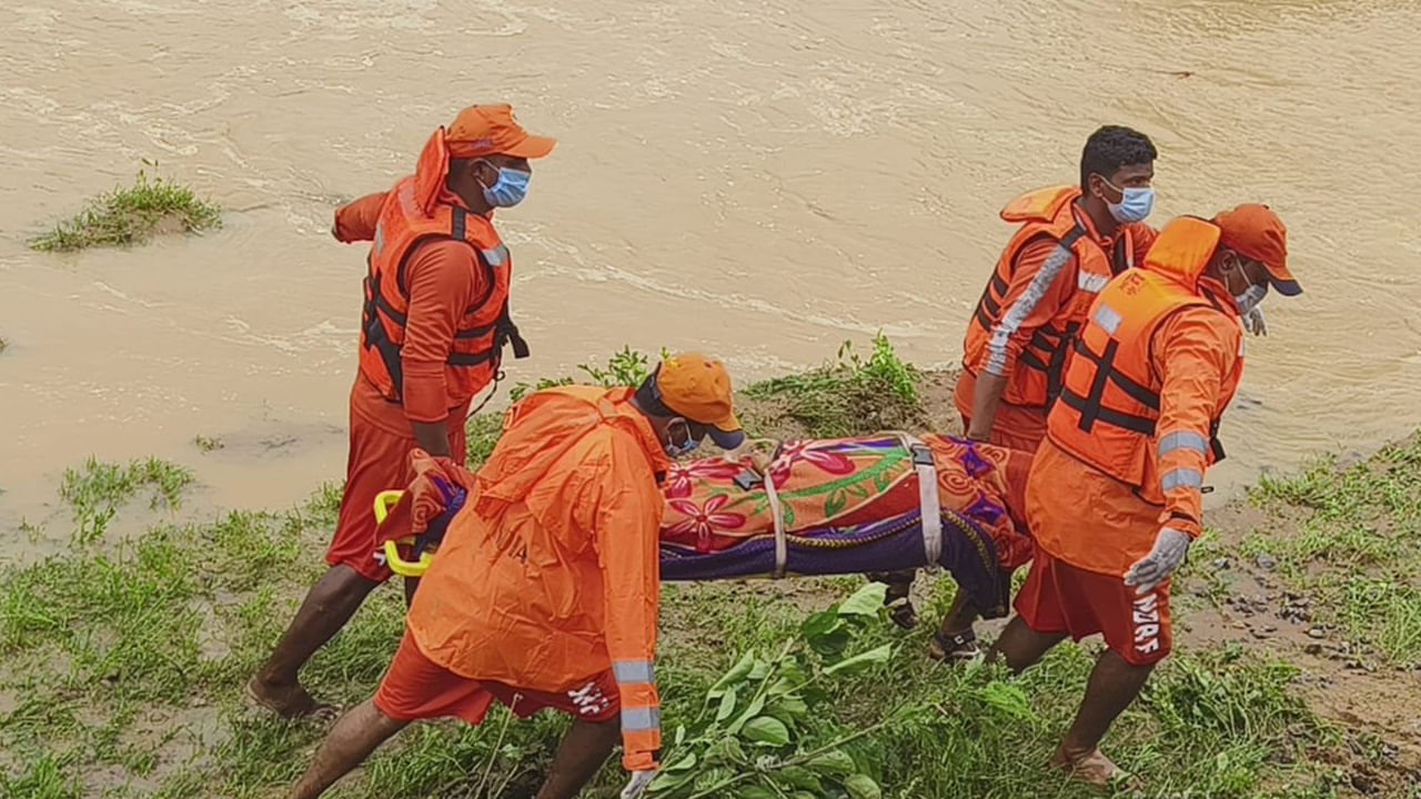 Telangana Floods: వరద మిగిల్చిన విషాదం.. ఉమ్మడి వరంగల్ జిల్లాలో 23 కు చేరిన మృతుల సంఖ్య
