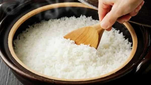 Stale Rice: మిగిలిపోయిన అన్నాన్ని ఫ్రిడ్జ్లో పెడుతున్నారా? తస్మాత్ జాగ్రత్త! ఫుడ్ పాయిజన్ అవ్వొచ్చు..