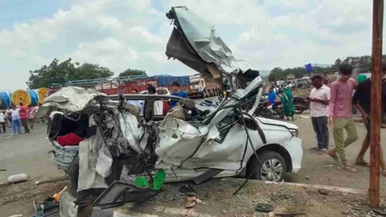 Road Accident: యమపాశంలా దూసుకొచ్చిన కంటైనర్.. 10 మంది దుర్మరణం.. 20 మందికి పైగా..