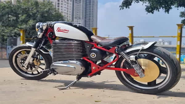 Royal Enfield: రాయల్ ఎన్ఫీల్డ్ ఎలక్ట్రిక్ బుల్లెట్ వచ్చేస్తోంది.. ధర ఎంతో తెలుసా..
