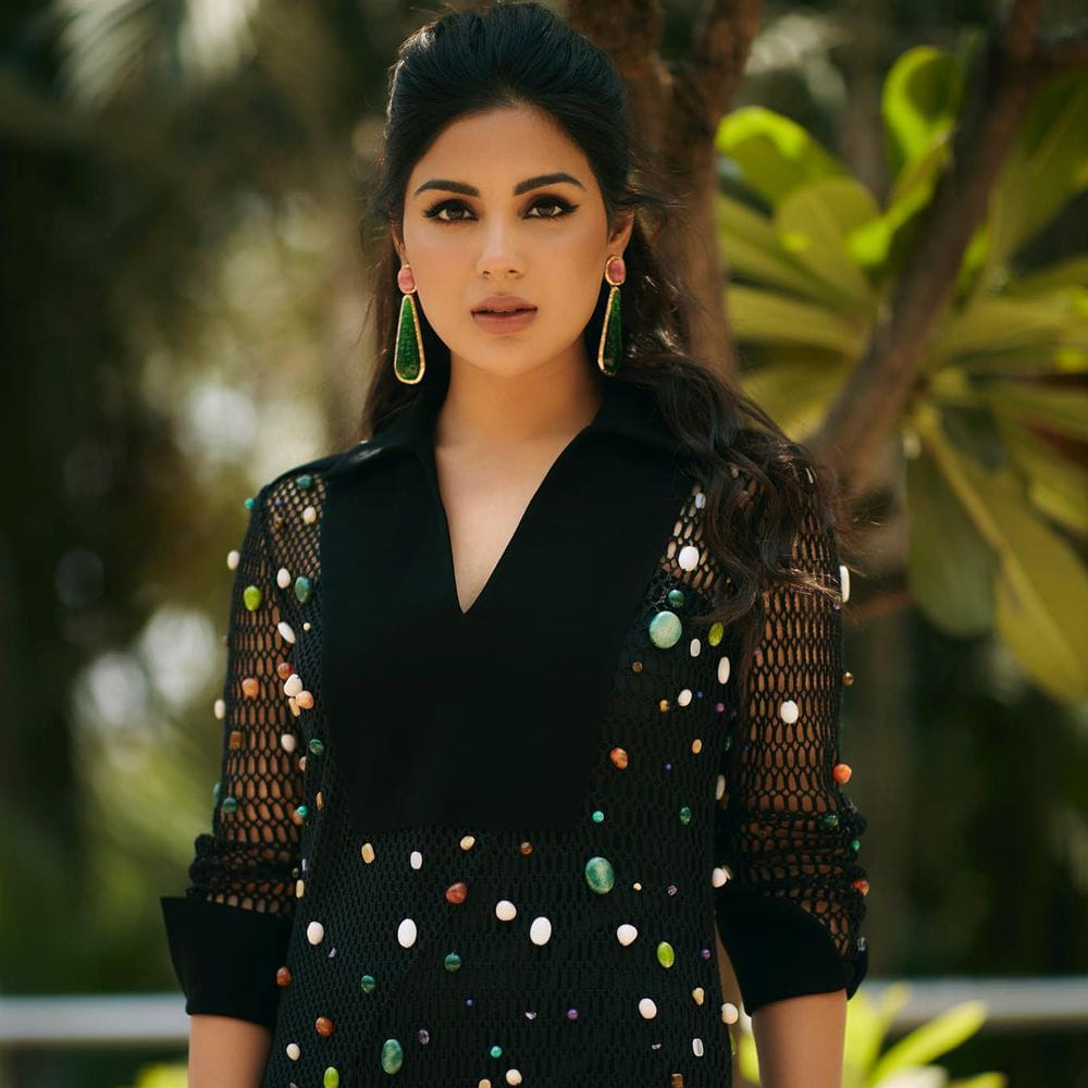 అయితే తెలుగులో సైలెంట్ అయిన సంయుక్త.. అటు  తమిళంలో.. ఇటు మలయాళంలో వరుస అవకాశాలను అందుకుంటుందని టాక్. మొత్తానికి అందరి హీరోయిన్స్ మాదిరిగా కాకుండా.. తనకంటూ ఓ స్పెషల్ ఇమేజ్ సంపాదించుకోవాలని ఈ కేరళ కుట్టి ట్రై చేస్తున్నట్లుగా తెలుస్తోంది. 