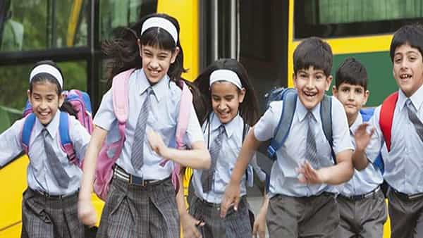 School Holidays: స్కూల్ విద్యార్ధులకు గుడ్న్యూస్.. ఆగస్టు 29, 30 తేదీల్లో పాఠశాలలకు సెలవు