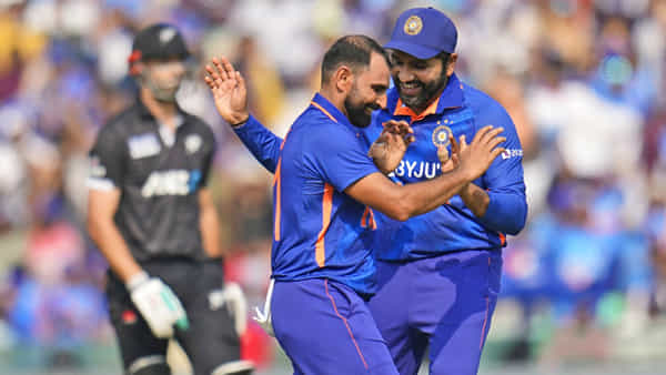 Team India: స్పెషల్ రికార్డులో చేరిన టీమిండియా స్టార్ పేసర్.. దరిదాపుల్లో లేని మరో బౌలర్.. అవేంటంటే?