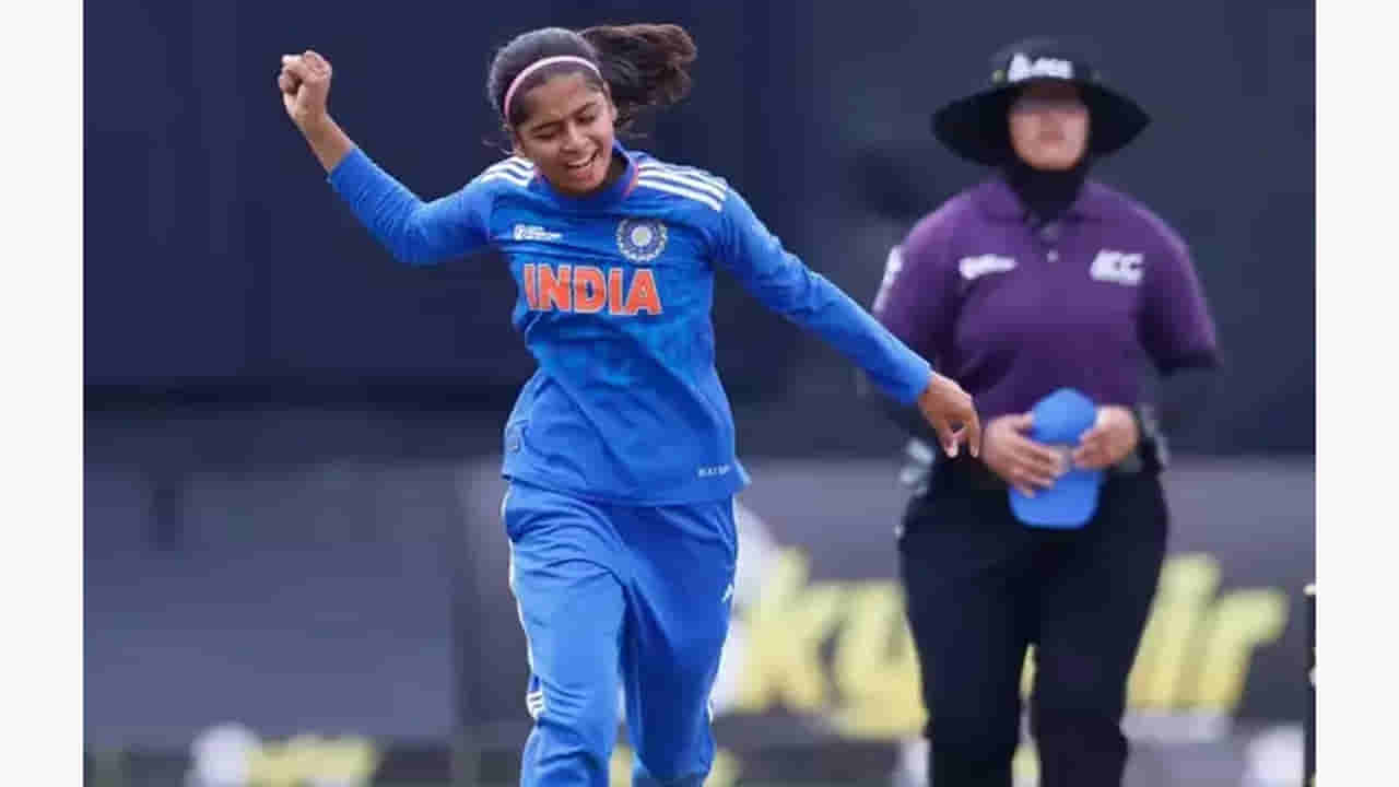 Team India: చరిత్ర సృష్టించిన యువ స్పిన్నర్.. టీమిండియా తరపున తొలి ప్లేయర్‌గా రికార్డ్..