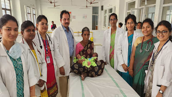 Tirupati: 50 ఏళ్ల వయసులో.. కవల పిల్లలకు ప్రసవం..