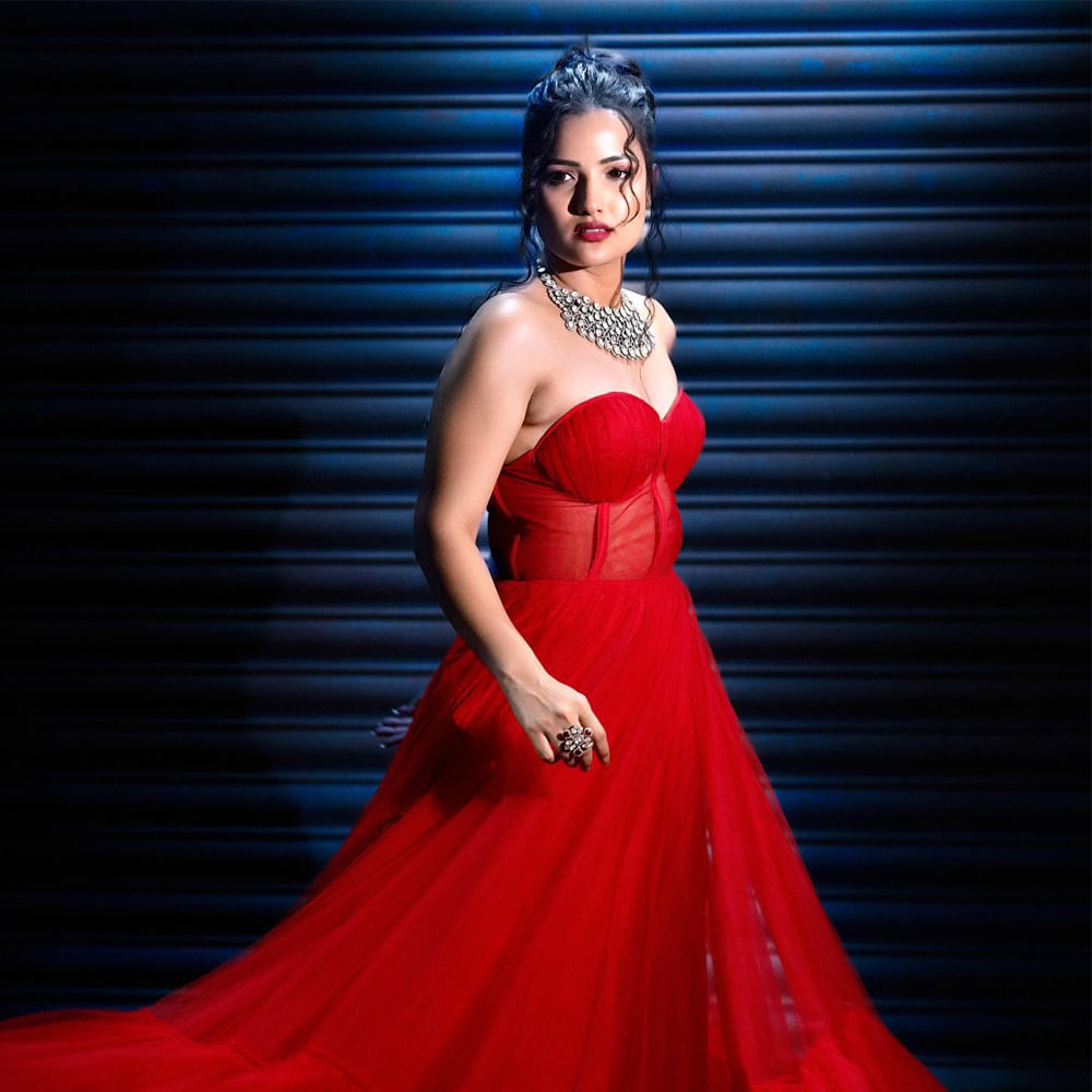 ఆ సమయంలో హౌజ్‌లో షన్ముఖ్ జశ్వంత్‌తో లవ్ ట్రాక్ నడిపించి.. కావల్సినంత ఎంటర్టైన్మెంట్ పంచింది. 