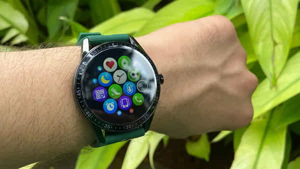 Smartwatches with calling: సరికొత్త స్మార్ట్వాచ్..కాల్ ఆన్సర్ చేసే ఫీచర్లు అదనంగా..