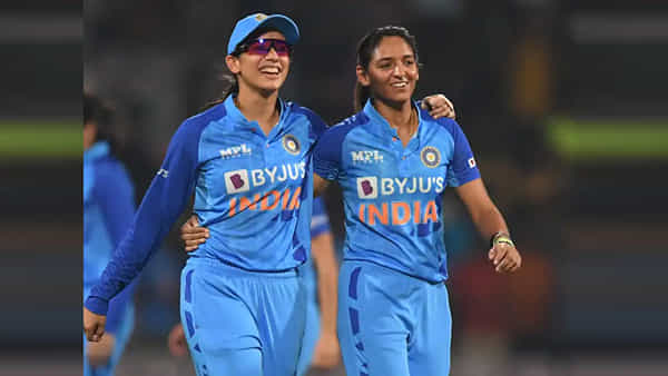 Smriti Mandhana: హెడ్ కోచ్ లేకున్నా బాగానే ఆడుతున్నాంగా.. మంధాన ఆసక్తికర వ్యాఖ్యలు..