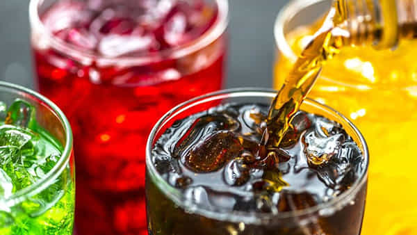 Aspartame: కూల్ డ్రింక్స్లో వాడే కృత్రిమ తీపితో క్యాన్సర్ ముప్పు.. స్పష్టం చేసిన WHO