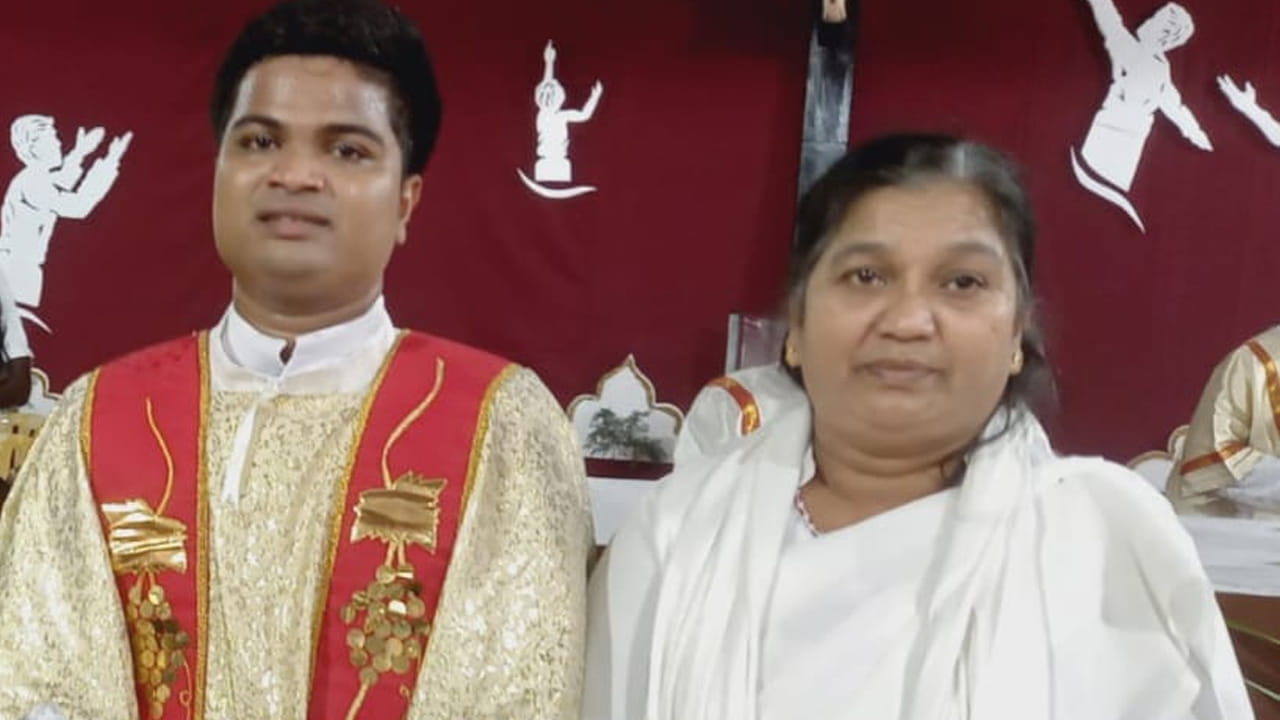 AP News: 'అమ్మా నువ్వు లేని లోకంలో నేనెట్టా బ్రతికేది..' తల్లి మరణవార్త తెలిసిన మరుక్షణమే