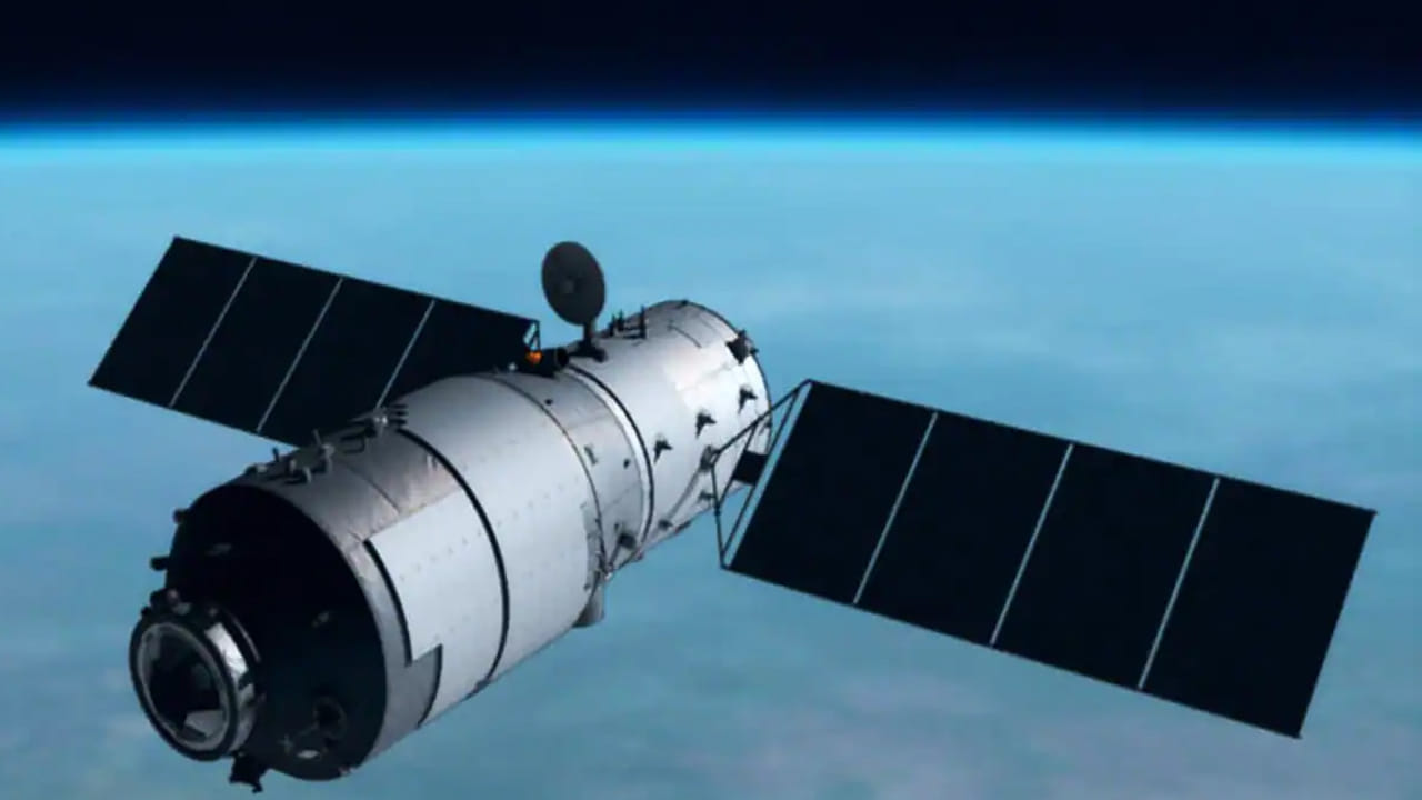 1963లో మొదటగా రాకెట్ ప్రయోగం ప్రారంభించి నేడు ప్రపంచంలోనే అత్యాధునిక టెక్నాలజి గల దేశంగా ఇండియా ఆవిర్భవించిందని చెప్పింది. కరోనా ప్రారంభ సమయంలో భారత్‌లో అంతరిక్ష పరిశోధనలపై పనిచేసే అంకుర సంస్థలు కేవలం 5 ఉండేవని.. కానీ ఇప్పుడు 140 అంకుర సంస్థలు నమోదై ఉన్నాయని పేర్కొంది. 
