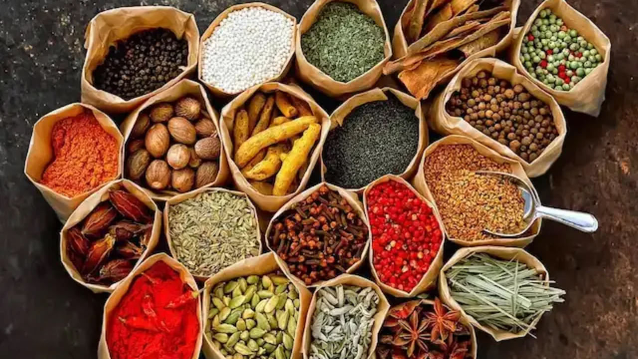 Spices: ఘాటెక్కిన దినుసులు, మసాలాల రేట్లు.. సామాన్యుడి రోజు గడిచేది ఎట్లా