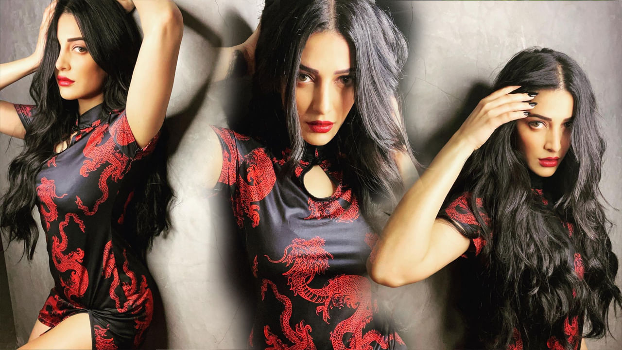 అనగనగా ఓ ధీరుడు మూవీతో టాలీవుడ్ ప్రేక్షకులకు పరిచయమైన శ్రుతి హాసన్. తర్వాత పవన్ కళ్యాణ్ గబ్బర్ సింగ్ సినిమాలో కథానాయకిగా బ్లాక్ బస్టర్ హిట్ అందుకుంది. దింతో వరుస ఆఫర్లకు గ్రీన్ సిగ్నల్ ఇచ్చేస్తూ దూసుకుపోతుంది ఈ వయ్యారి. ఇటీవల వీరసింహారెడ్డి, వాల్తేర్ వీరయ్య చిత్రాలతో భారీ విజయాల్ని కైవసం చేసుకుతి. ఇటీవల ప్రభాస్ సాలార్ చిత్రం చిత్రీకరణ పూర్తిచేసుకుంది ఈ ముద్దుగుమ్మ. తాజాగా ఈ అమ్మడు సోషల్ మీడియాలో షేర్ చేసిన ఫొటోస్ యూత్ కి పూనకాలు తెప్పిస్తున్నాయి.