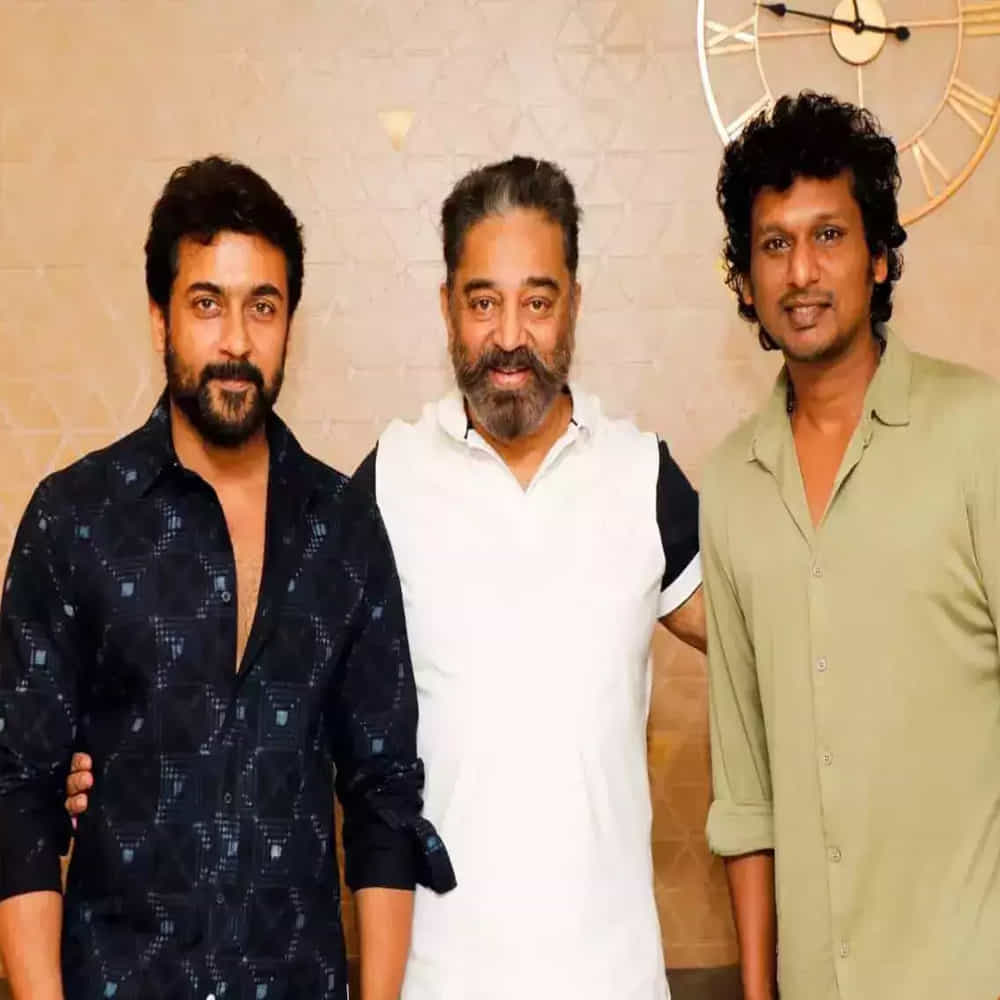 Surya - lokesh - సూపర్‌ హీరో  లోకేష్‌ కనగరాజ్‌ డైరక్షన్‌లో సూర్య సినిమా ఎప్పుడెప్పుడా అని ఎదురుచూస్తున్న ఫ్యాన్స్ కి గుడ్‌ న్యూస్‌ వచ్చేసింది. 'ఇరుంబు కై మాయావి' పేరుతో ఈ సినిమా తెరకెక్కించనున్నారు లోకేష్‌ కనగరాజ్‌. పదేళ్ల ముందే స్క్రిప్ట్ రెడీ చేసినట్టు చెప్పారు. సూర్యతో సూపర్‌ హీరో సినిమా చేయడం తన కల అని అన్నారు లోకేష్‌. 