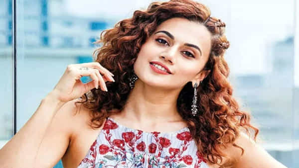 Taapsee Pannu: తాప్సీ ఇండైరెక్ట్ గా కామెంట్స్ చేసింది ఆ హీరోయిన్ గురించేనా..