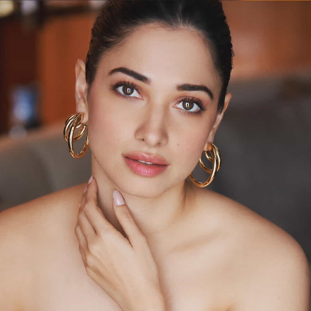 హ్యాపీ డేస్ సినిమాతో కెరీర్‌లో తనకంటూ ఒక స్థానాన్ని సంపాదించుకుంది తమ్మనా.. తర్వాత పెద్ద పెద్ద స్టార్ హీరోలతో నటించి మంచి బ్లాక్ బస్టర్స్ తన ఖాతాలో వేసుకుంది.. ఎప్పటికప్పుడు లేటెస్ట్ ఫోటోస్ ఆన్ లైన్ మాధ్యమాల ద్వారా షేర్ చేస్తూ ఉంటుంది. తాజాగా ఆమె షేర్ చేసిన ఫోటోస్ వైరల్ అవుతున్నాయి.
