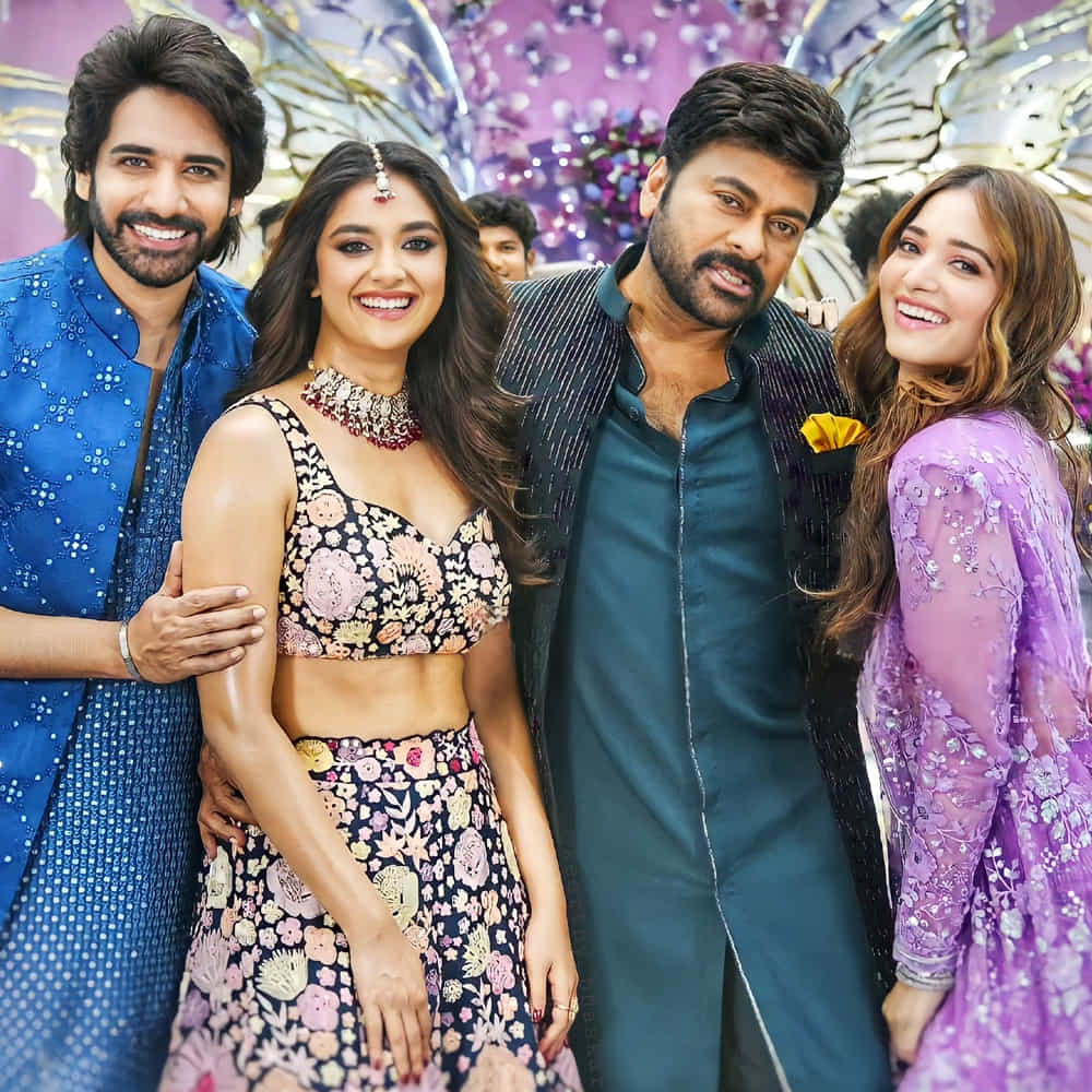 Bhola Shankar: చిరంజీవి, తమన్నా జంటగా కీర్తి సురేష్ ప్రధాన పాత్రలో మెహర్ రమేష్ తెరకెక్కిస్తున్న సినిమా భోళా శంకర్. తాజాగా ఈ సినిమా నుంచి మూడో పాటకు సంబంధించిన ప్రోమో విడుదలైంది. ఫుల్ సాంగ్ జులై 21 సాయంత్రం విడుదల కానుంది. సినిమా ఆగస్ట్ 11న విడుదల కానుంది. ఈ నేపథ్యంలోనే సినిమా ప్రమోషన్స్ కూడా భారీగానే ప్లాన్ చేస్తున్నారు మేకర్స్. చిరంజీవి ఫారెన్లో ఉన్నా.. ఇక్కడ ఆ సినిమా పనులన్నీ వేగంగా జరుగుతున్నాయి.