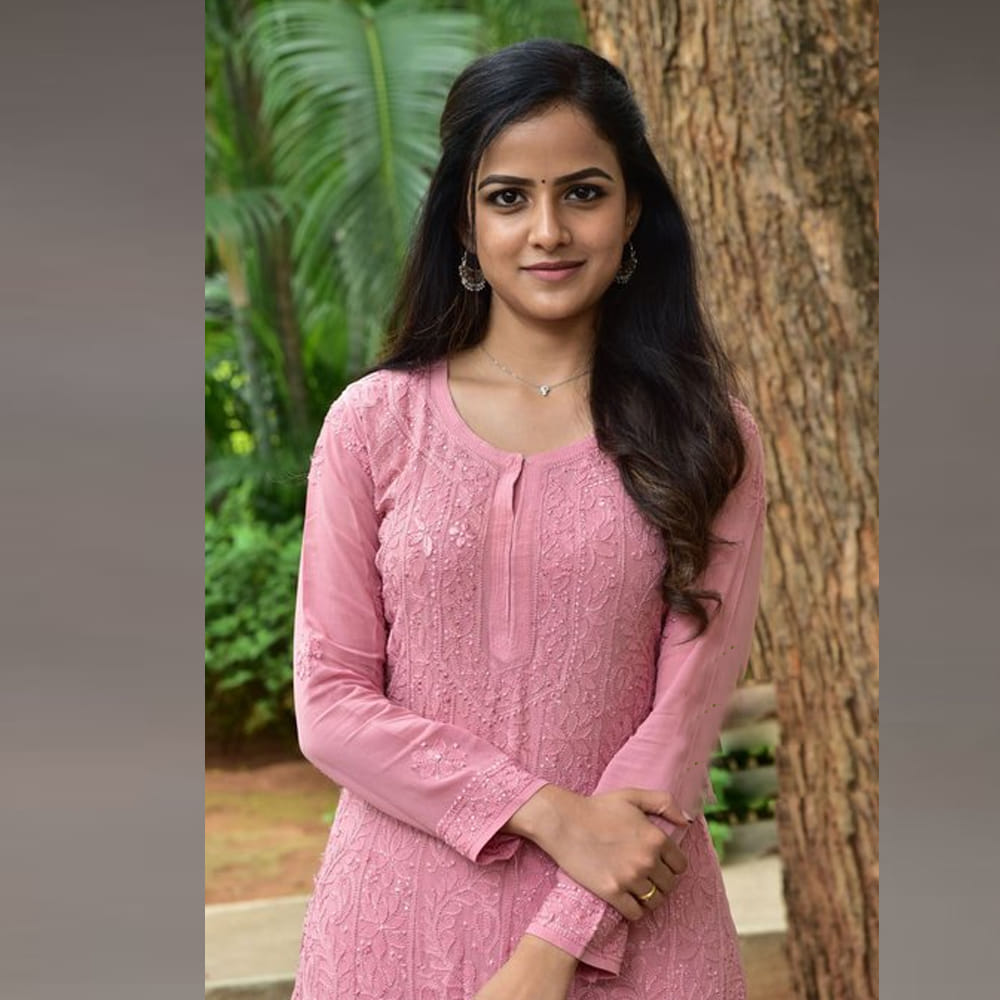 తెలుగమ్మాయి అంటే మాములుగా ఉండదు మరీ.. వైష్ణవిని తెగ మెచ్చుకుంటోన్న నెటిజన్స్.. 