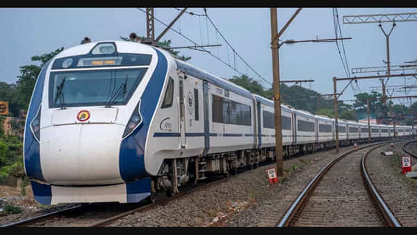 తెలంగాణకు మరో వందేభారత్ ఎక్స్ప్రెస్.. త్వరలో జెండా ఊపి ప్రారంభించనున్న ప్రధాని!