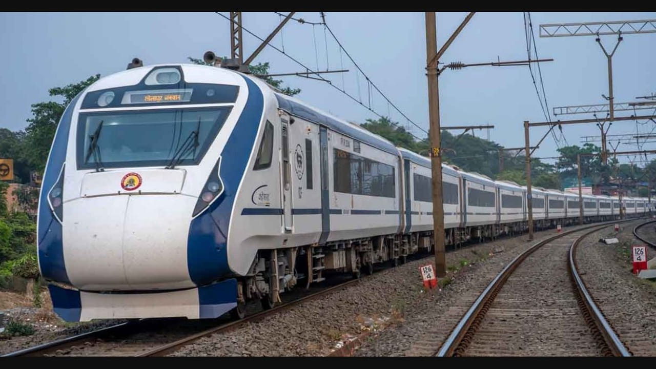 వందేభారత్ రైళ్ల తయారీలో ప్రస్తుతం స్టీల్ లోహాన్ని వాడుతుండగా.. హై-స్పీడ్ వేగాన్ని అందుకోవాలంటే.. అల్యూమినియం లోహాంతో రూపొందించాలి. ఇదంతా అయ్యేందుకు కనీసం రెండేళ్లు పట్టొచ్చునని రైల్వే శాఖ అంచనా వేస్తోంది. దీనికి తగ్గట్టుగా సిగ్నలింగ్ వ్యవస్థలోనూ సమూల మార్పులు తీసుకురానున్నారు. 