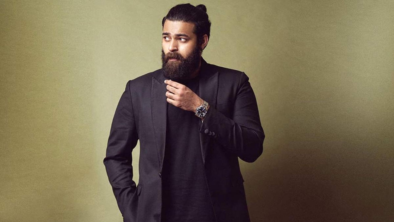 వరుణ్ తేజ్ మూవీ అప్‌డేట్స్..  వరుణ్ తేజ్, మీనాక్షి చౌదరి జంటగా కరుణ కుమార్ తెరకెక్కించబోయే సినిమా ఓపెనింగ్ జులై 27న జరగనుంది. పీరియాడిక్ బ్యాక్‌డ్రాప్‌లో రానున్న ఈ చిత్రంలో బాలీవుడ్ హీరోయిన్ నోరా ఫతేహీ కీలక పాత్రలో నటించబోతున్నారు. ఈమెకు ఇదే తొలి తెలుగు సినిమా. కాగా ఈ సినిమా 1970స్ నేపథ్యంలో రాబోతుందని తెలుస్తుంది. నానితో హాయ్ నాన్న నిర్మిస్తున్న వైరా క్రియేషన్స్ ఈ సినిమాను కూడా నిర్మిస్తున్నారు. 