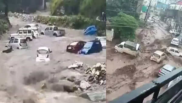 Viral Video: హిమాచల్ లో వరద బీభత్సం.. టూరిస్ట్ హాట్స్పాట్లో కొట్టుకుని పోయిన కార్లు