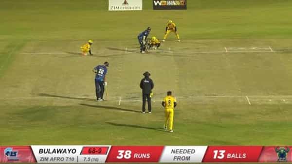 Zim Afro T10: W,W,W,W,W,W.. గతేడాది రిటైర్మెంట్.. కట్చేస్తే.. ప్రపంచ రికార్డు సృష్టించిన 42 ఏళ్ల బౌలర్..