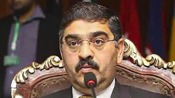 Pakistan Caretaker PM: పాక్ ఆపద్ధర్మ ప్రధానిగా కకర్ ప్రమాణ స్వీకారం.. 90 రోజుల్లో ఎన్నికలు