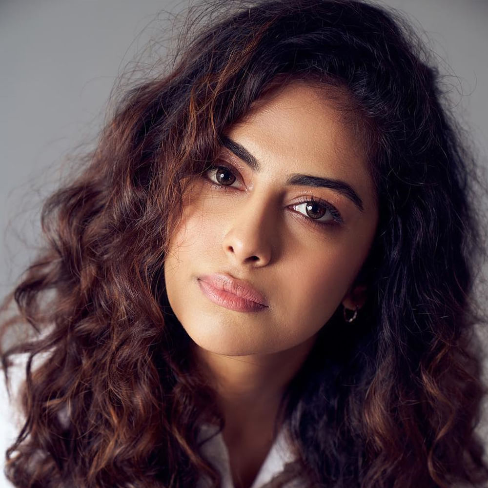 Avika Gor: చిన్నారి పెళ్లికూతురు అవికా గోర్ హీరోయిన్‌గా, అనురాగ్ హీరోగా నటిస్తున్న సినిమా ఉమాపతి. ఈ సినిమాలోని నాకొకటి నీకొకటి అంటూ సాగే పాట ఆస్కార్ విన్నర్ చంద్రబోస్ చేతుల మీదుగా విడుదలైంది. సత్య ద్వారంపూడీ ఈ సినిమాతో దర్శకుడిగా పరిచయం అవుతున్నారు. పాట చూసిన తర్వాత విలేజ్ బ్యాక్‌డ్రాప్‌లో చక్కగా చిత్రీకరించారంటూ ప్రశంసించారు చంద్రబోస్.