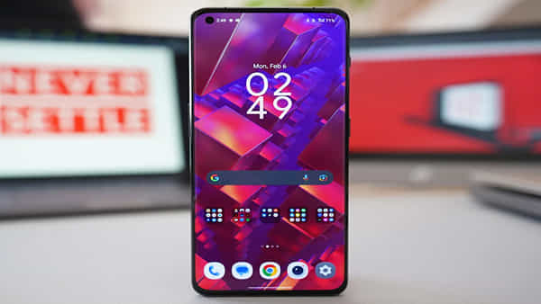 Best Smartphones: తక్కువ ధరలో మంచి ఫోన్ కోసం చూస్తున్నారా.. రూ. 10000లోపు బ్రాండెడ్ స్మార్ట్ఫోన్ల ఇవే..