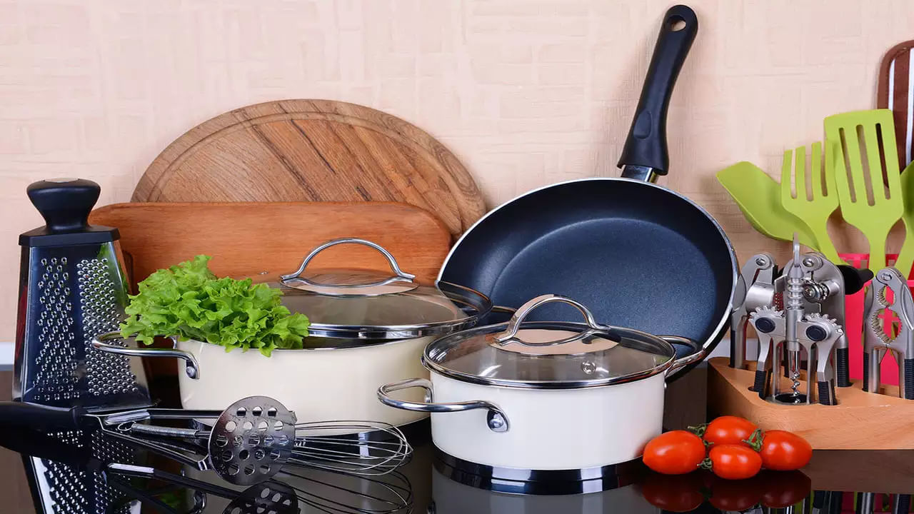 Cooking Utensils Tips: ఈ మూడు కలిపి వాడండి.. మాడిన వంటపాత్రలు కూడా తళతళా మెరుస్తాయ్!!