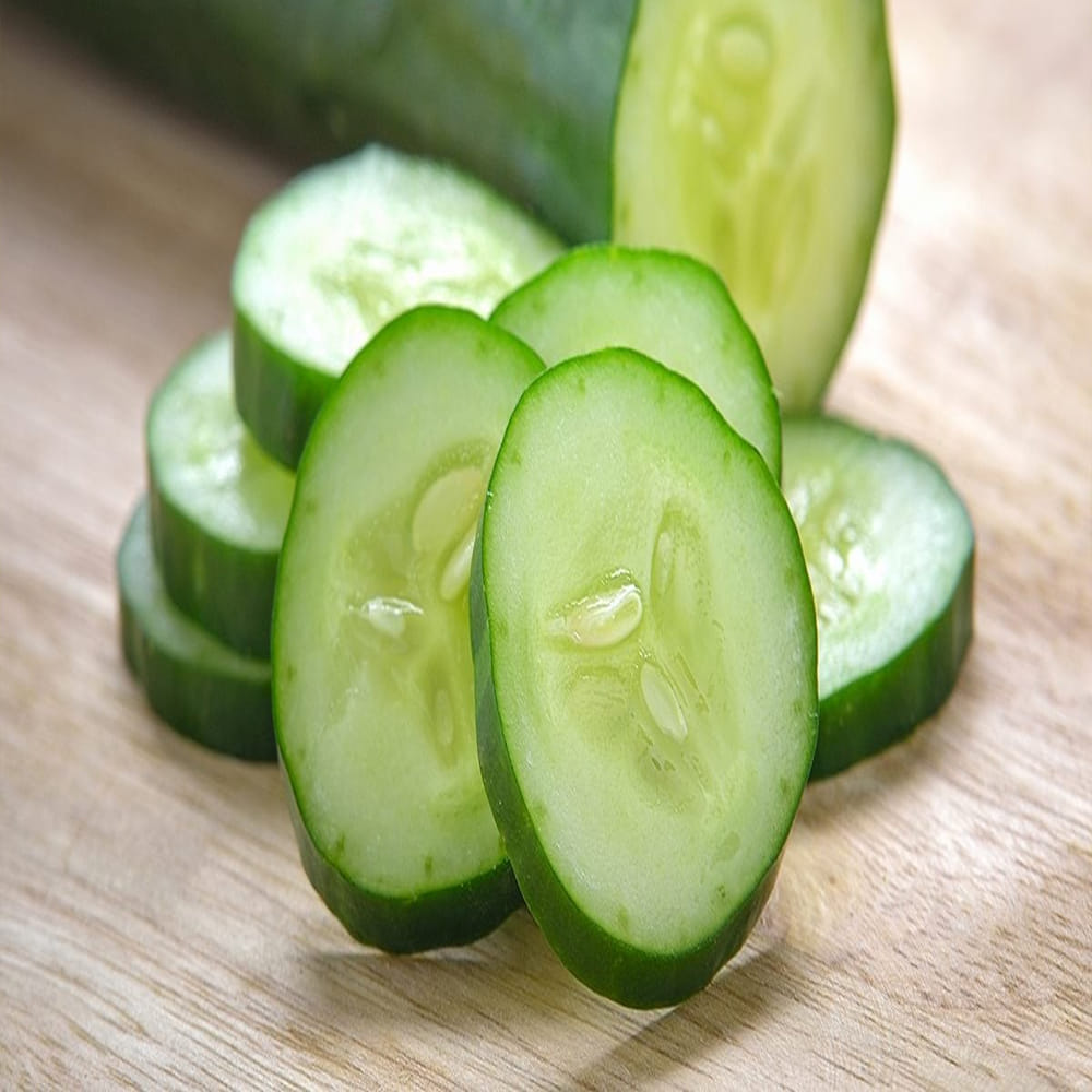 దోసకాయలు: శరీర ఉష్ణోగ్రత అధికంగా ఉన్నప్పుడు దోసకాయ తింటే మంచి ఫలితం ఉంటుంది. దీనిలో  కేలరీలు అధికంగా ఉంటాయి. అదే సమయంలో నీటి శాతం కూడా ఎక్కువగా ఉంటుంది. డీహైడ్రేట్‌గా ఉన్నప్పుడు దోసకాయ తింటే హైడ్రేట్ చేస్తుంది. దోసకాయతో మరిన్ని ఆరోగ్య ప్రయోజనాలు కూడా ఉన్నాయని నిపుణులు చెబుతున్నారు.