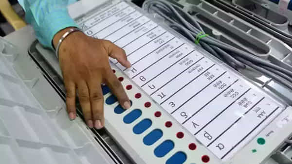 Andhra Pradesh: మూడోసారి కూడా ఎన్నికలను బహిష్కరించిన గ్రామస్తులు.. తమ డిమాండ్ నెరవేర్చే వరకూ ఇంతేనంటూ..