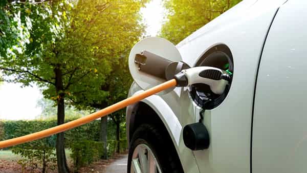 Fast Charging Battery: 10 నిమిషాల చార్జింగ్తో 400 కిలోమీటర్లు ప్రయాణం.. ప్రపంచంలోనే మొట్టమొదటి సూపర్ ఫాస్ట్ బ్యాటరీ ఇదే..
