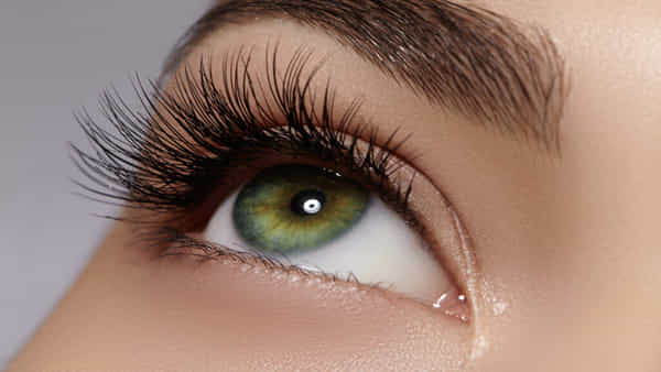 Eyelash: కళ్ల అందాన్ని రెట్టింపు చేసే ఐల్యాష్ మీరు వాడుతున్నారా? జాగ్రత్త.. మీ కంటి చూపు ప్రమాదంలో..